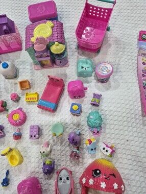 Large Lot Of Shopkins Assortment With Figures And Playset